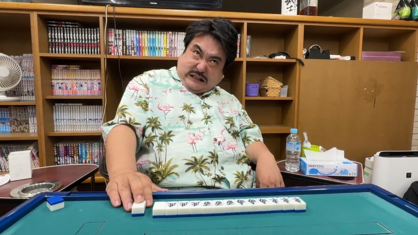 「鈴木もぐらの雀荘放浪記」に出演する空気階段・鈴木もぐら
