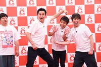 ケンカの流れからトリオ技を披露するや団