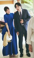 「CanCam」2025年7月号より、結婚を控えているカップルを演じる空気階段・水川かたまりと生見愛瑠