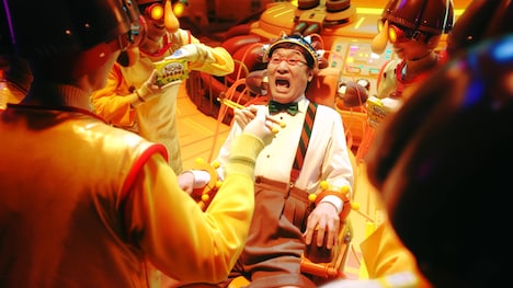 CM「きのこの山50周年『どっち派は、変わる。』」編のワンシーン