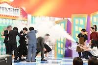 負けたエバースチームにはCO2を噴射するかが屋・賀屋