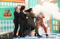 CO2を金魚番長・古市に浴びさせるエバースチーム