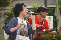 ゲリラライブの様子。