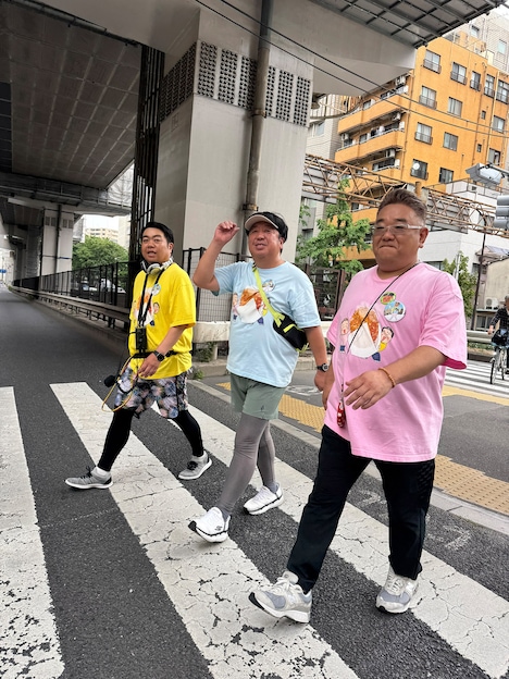 （左から）わらふぢなるお・口笛なるお、バナナマン日村、サンドウィッチマン伊達