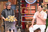 左からロンドンブーツ1号2号・田村淳、オードリー春日