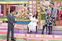 「プレバト!!」5月29日放送回に出演するぱーてぃーちゃん信子（右）