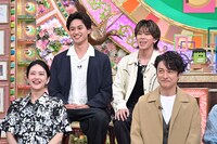 「コンビ生け花」に挑戦するAぇ! groupの小島健と末澤誠也