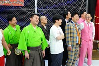 左からすゑひろがりず、ラブレターズ、ひつじねいり、ちゃんぴおんず