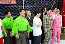 左からすゑひろがりず、ラブレターズ、ひつじねいり、ちゃんぴおんず