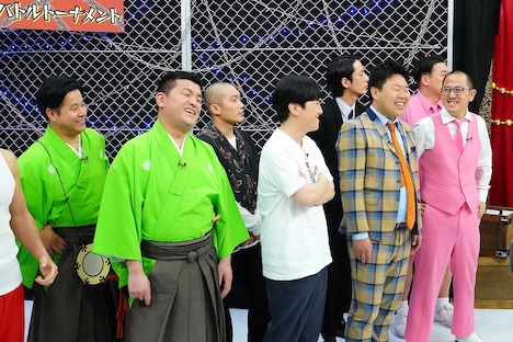 左からすゑひろがりず、ラブレターズ、ひつじねいり、ちゃんぴおんず