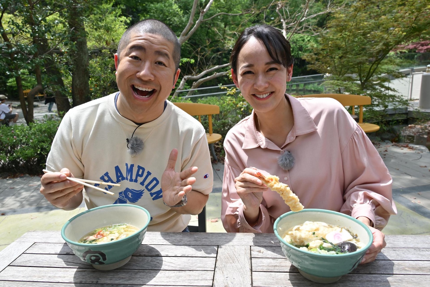 左から、ハライチ澤部、浦口史帆アナ
