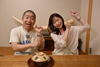 左から、ハライチ澤部、速水里彩アナ