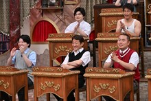 ハナコ岡部（前列右）ら