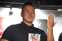 結婚したことをアピールするしんや