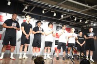 「クリスタルジム日めくりカレンダー」取材会の様子