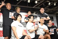 「クリスタルジム日めくりカレンダー」取材会の様子