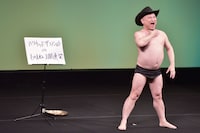 100連発の前の“儀式”に臨むハリウッドザコシショウ