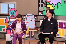 左から野呂佳代、相席スタート山添