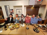 「かまいガチ」の恒例企画「居酒屋のことは俺が一番わかってんねん」に出演する(左から)かまいたち、本田望結、ハライチ岩井、コットンきょん