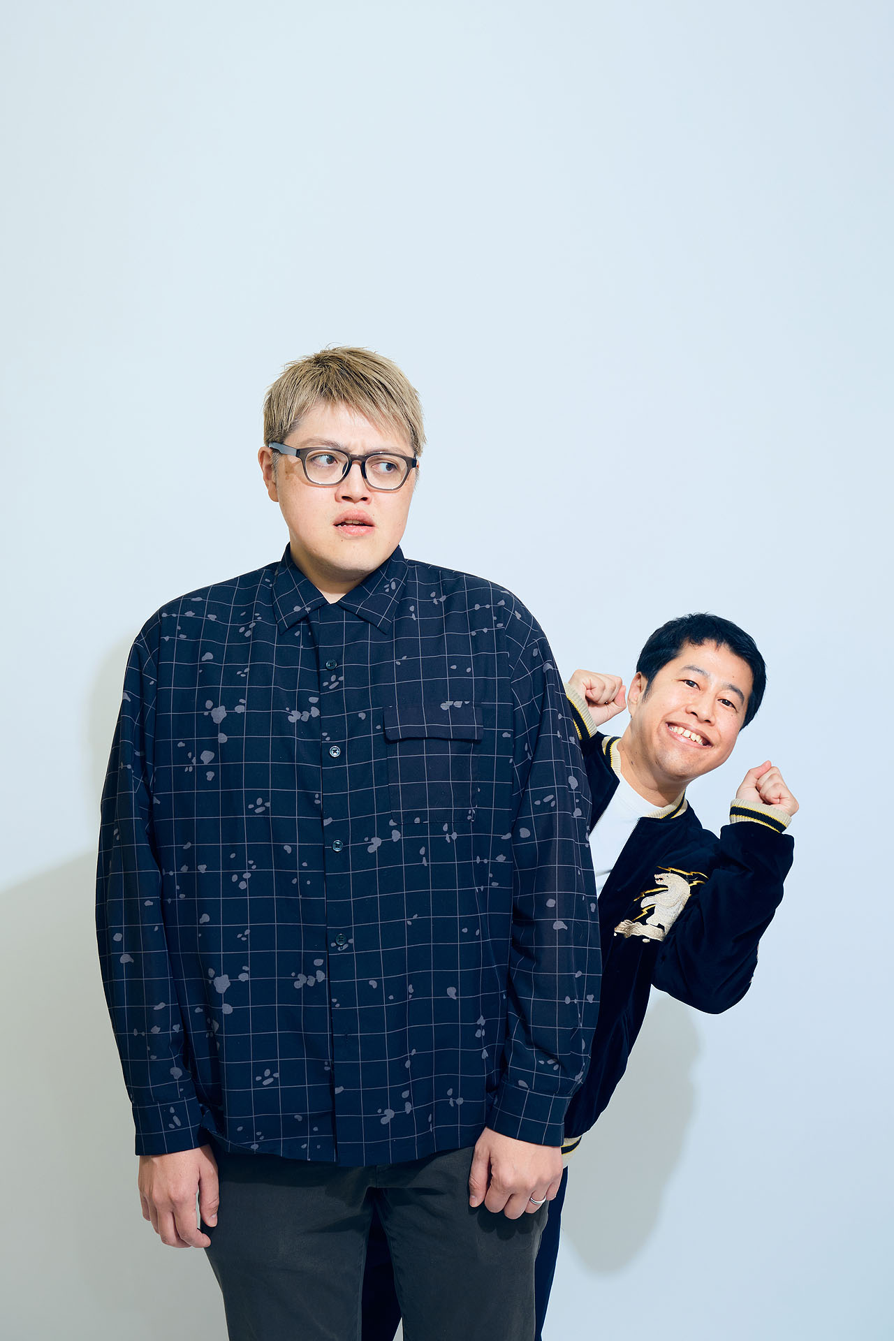 「書籍!!今月のお笑い」アザーカット。ウエストランド井口と飯塚大悟（撮影：玉井美世子）