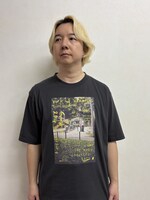 三四郎「フォトTシャツ」の着用イメージ