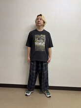 三四郎「フォトTシャツ」の着用イメージ