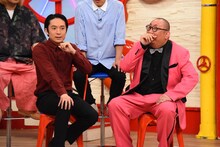 左から友田オレ、街裏ぴんく