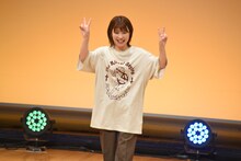 エンディングでピースするAマッソ加納