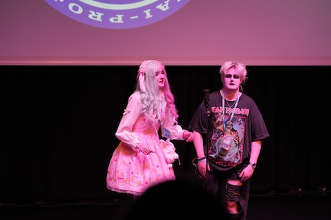 フィンランド初の漫才コンテスト「Hypeconin manzai-kilpailu」の様子