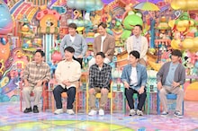 前列左から、チュートリアル徳井、麒麟・川島、ココリコ遠藤、フットボールアワー後藤、ますだおかだ岡田、後列左から、シャンプーハット恋さん、ライセンス藤原、我が家・坪倉