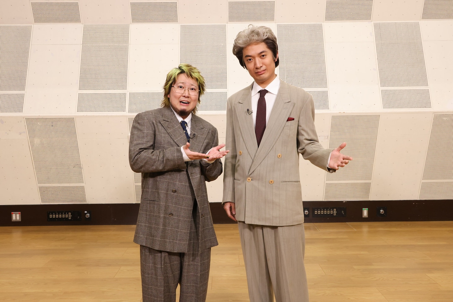 左からこっちのけんと、友田オレ
