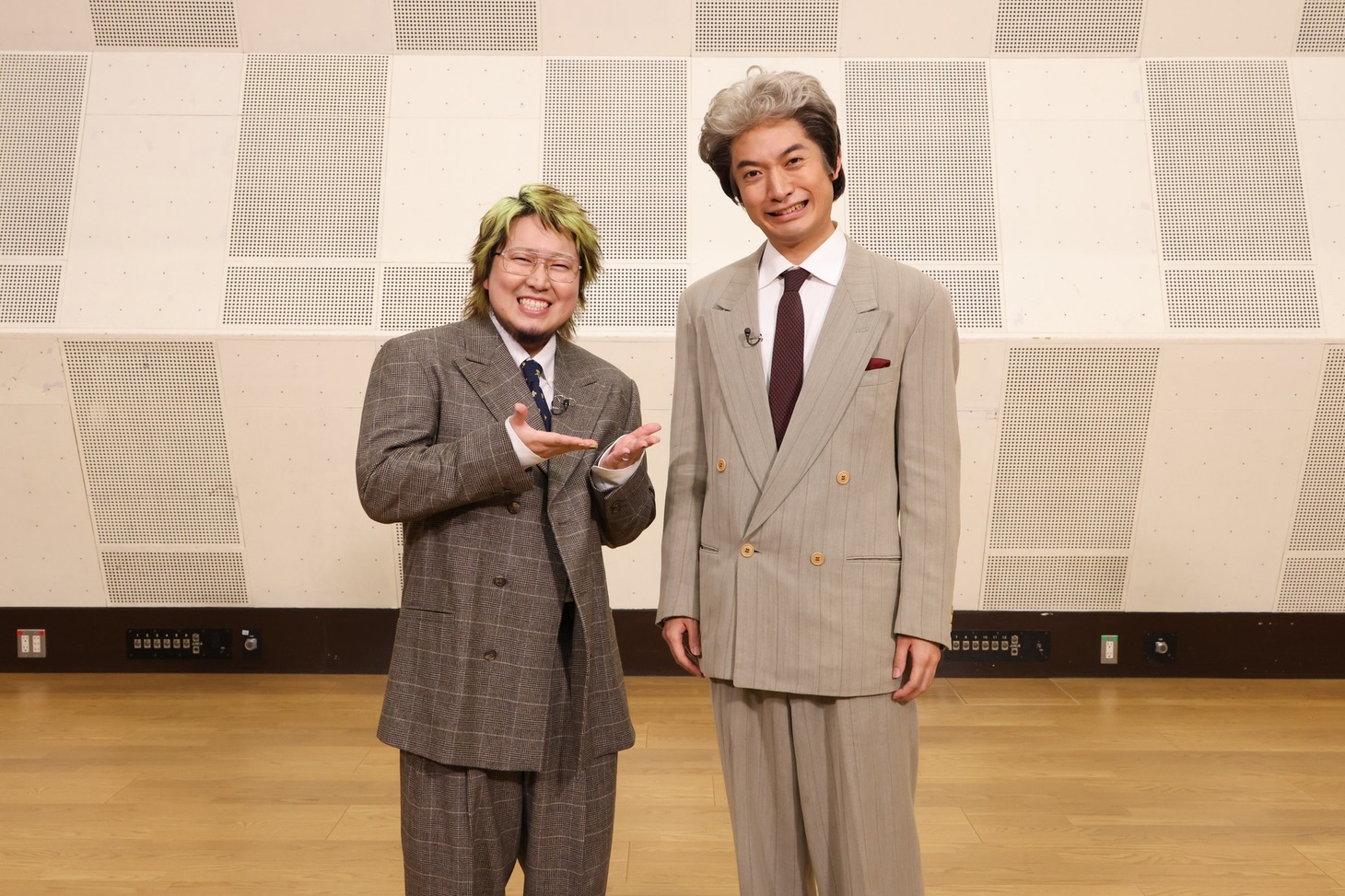 左からこっちのけんと、友田オレ