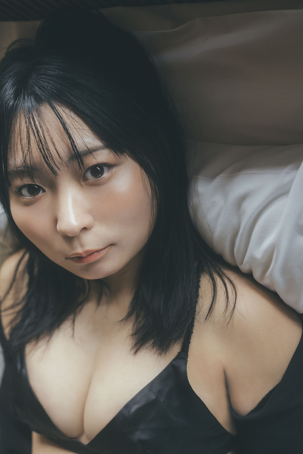 アンゴラ村長写真集「標準体型」より、先行カット（撮影：東京祐／講談社）