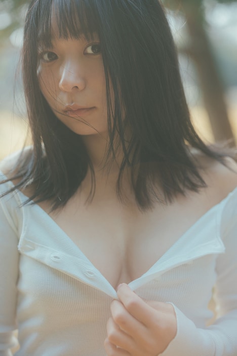 アンゴラ村長写真集「標準体型」より、先行カット（撮影：東京祐／講談社）