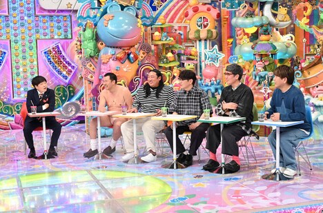 左から、蛍原徹、とにかく明るい安村、ロバート秋山、ずん飯尾、おぎやはぎ小木、FUJIWARA藤本