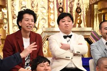 語っているのにカメラに抜かれず不満げなニッポンの社長・ケツ