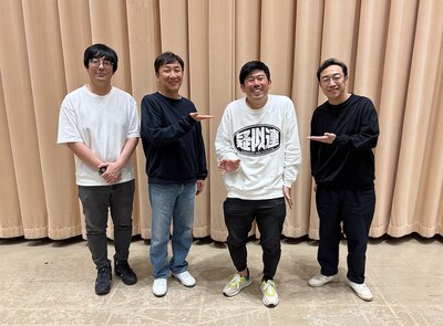 岡野陽一（左から3人目）と東京03