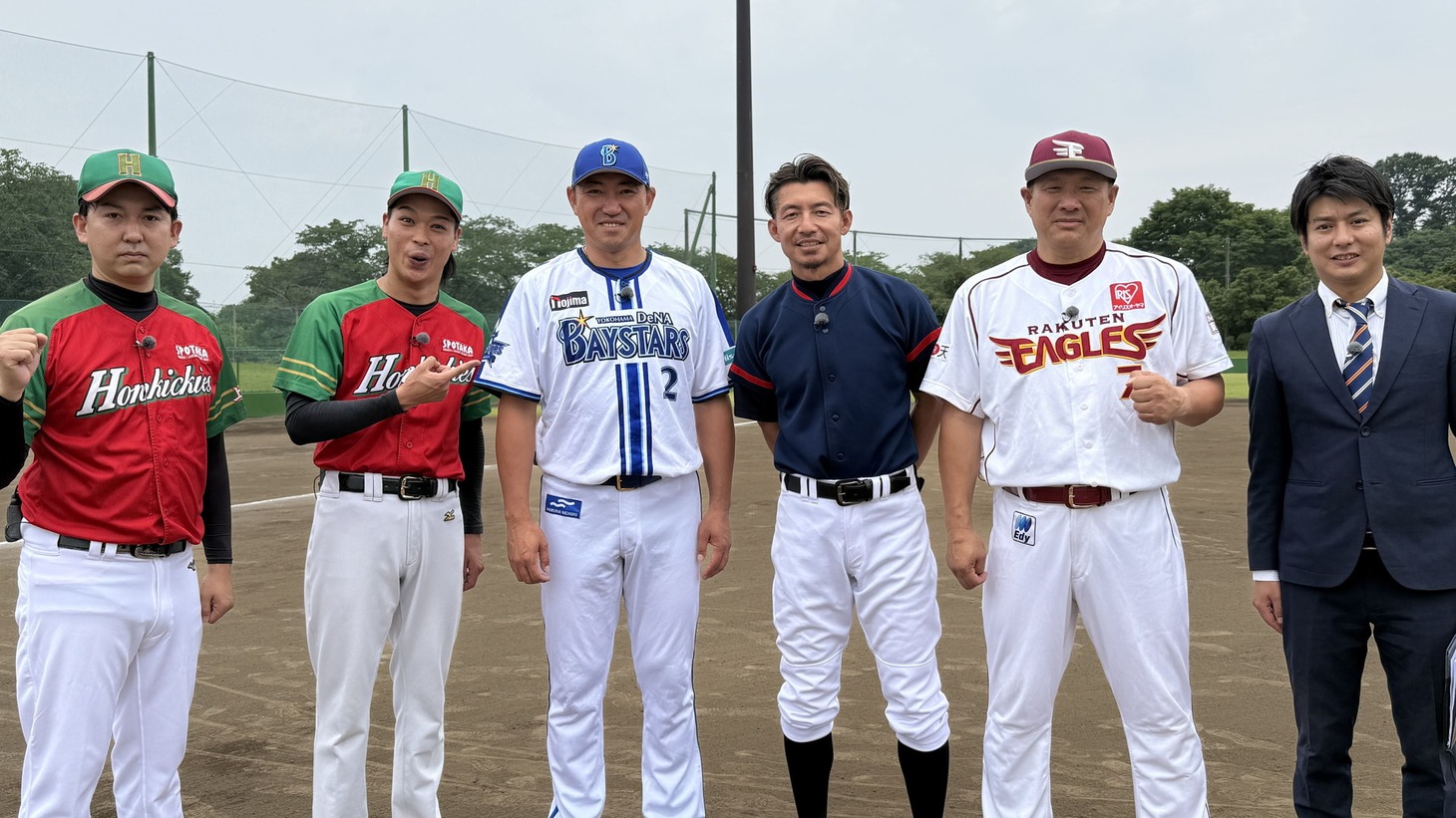 「頂上決戦！人類VS最強AI～野球編～」に出演する（左から）バッテリィズ、内川聖一、鳥谷敬、山﨑武司、中村光宏アナ