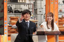 左からバカリズム、佐々木久美