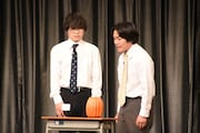 1本目のネタを披露するあなたとネ