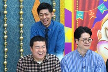 サスペンダーズとトンツカタン森本（後列）