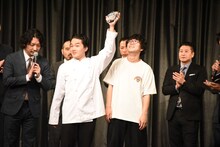 「UNDER5 AWARD 2025」で優勝したあなたとネ