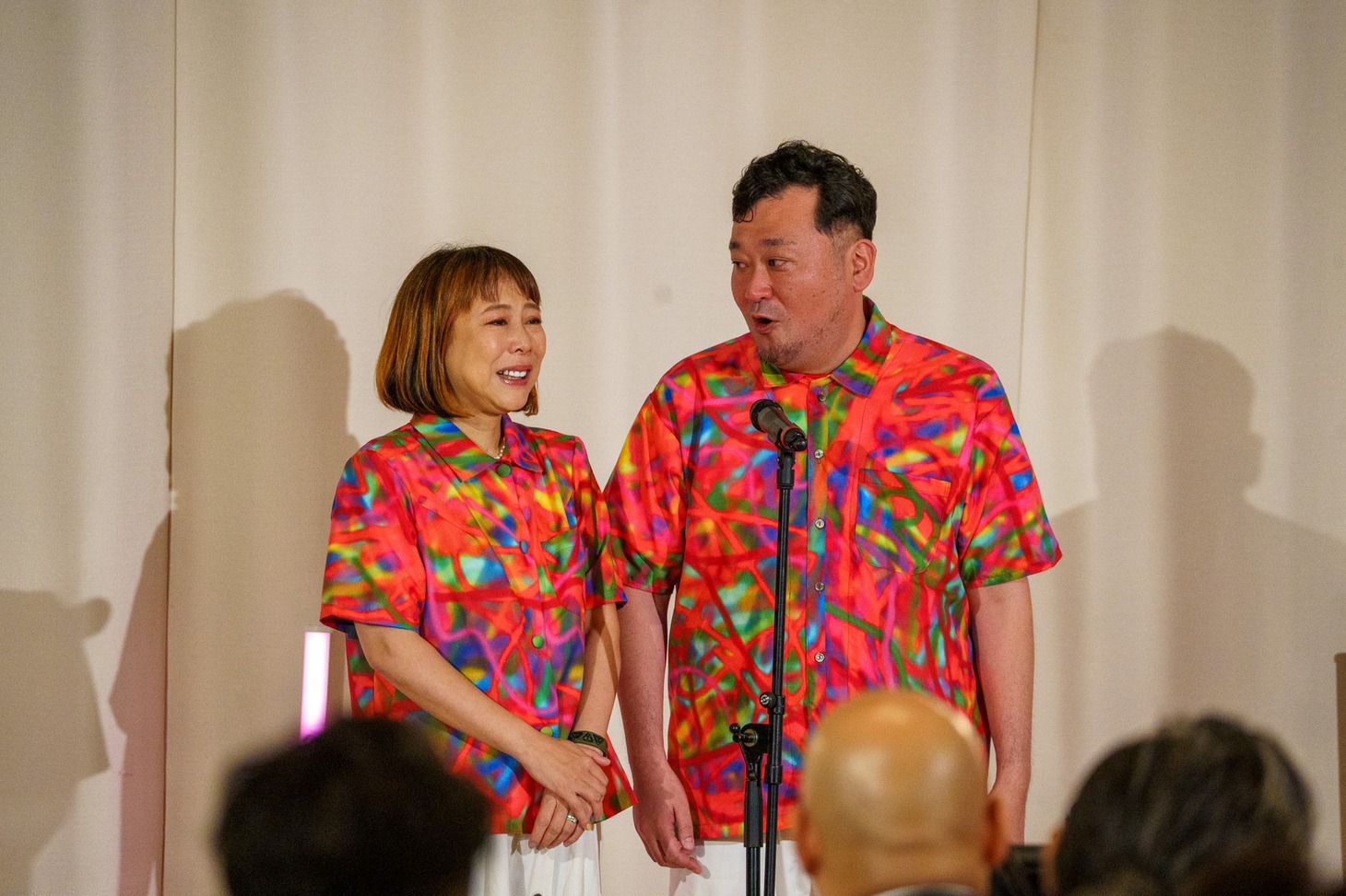 左から椿鬼奴、グランジ大