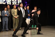 普段とは2人のポージングが逆のジョックロック