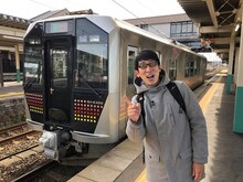 JR羽越本線で旅をするダーリンハニー吉川