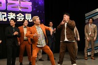 ギャグが受けて喜ぶ豪快キャプテン