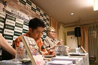 「書籍!!今月のお笑い」サイン会の様子