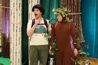 ネタを披露するツンツクツン万博 ©フジテレビ