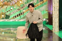 ネタを披露する徳原旅行 ©フジテレビ