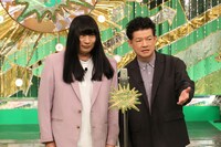 ネタを披露するネコニスズ ©フジテレビ